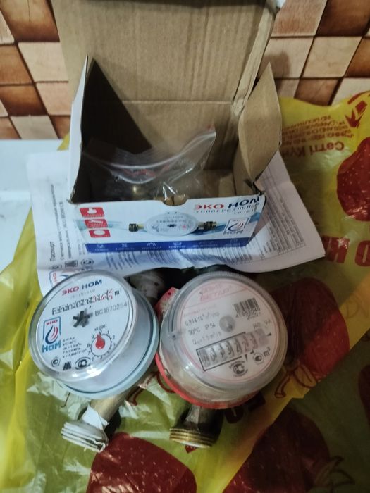 Продам 2 водосчктчика ,