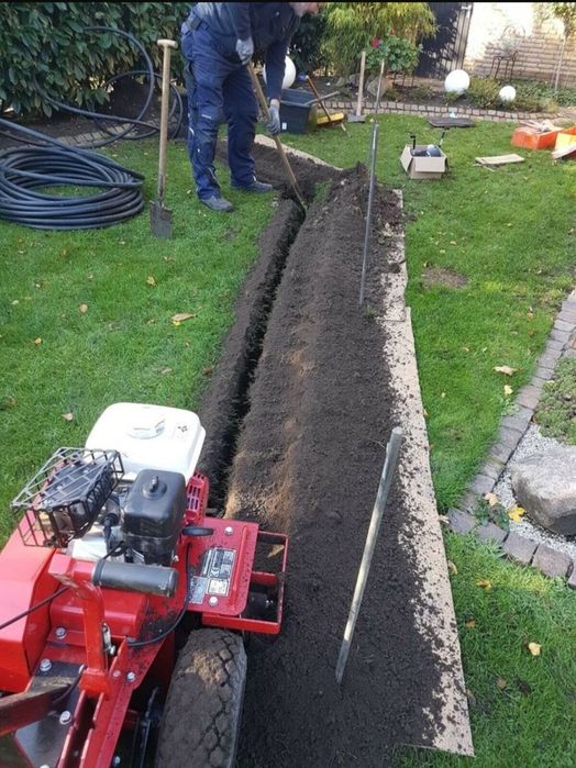 Săpăm șanțuri mecanizat cu trencher