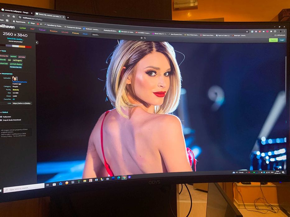 Продавам монитор Odys 32