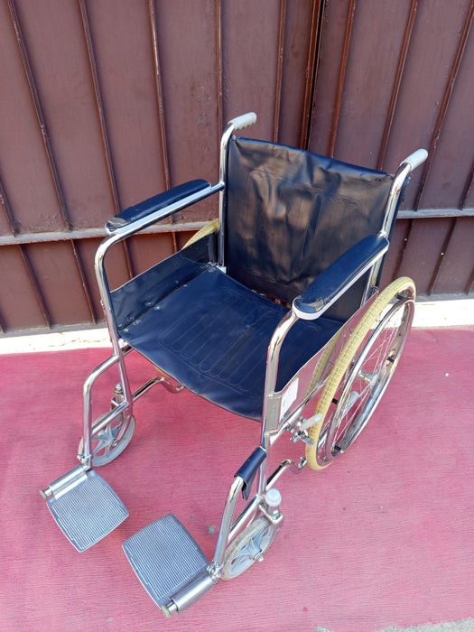 Каляска инвалидная .