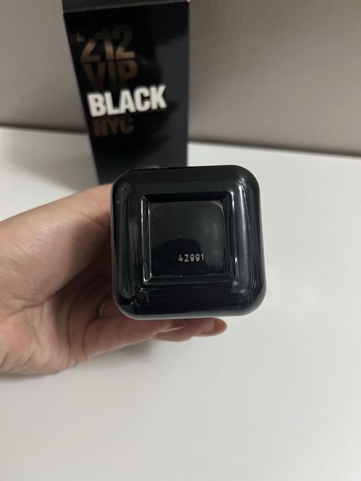 Carolina Herrera 212 VIP Black