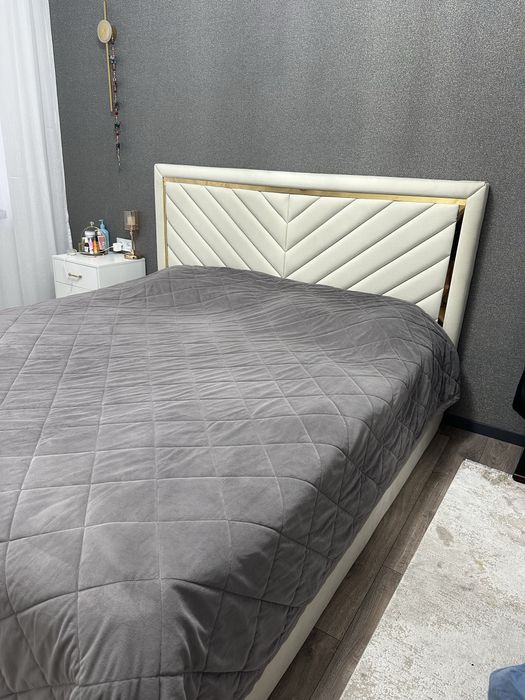 Продам кровать в спальню