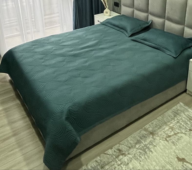 Покрывало на кровать б/у