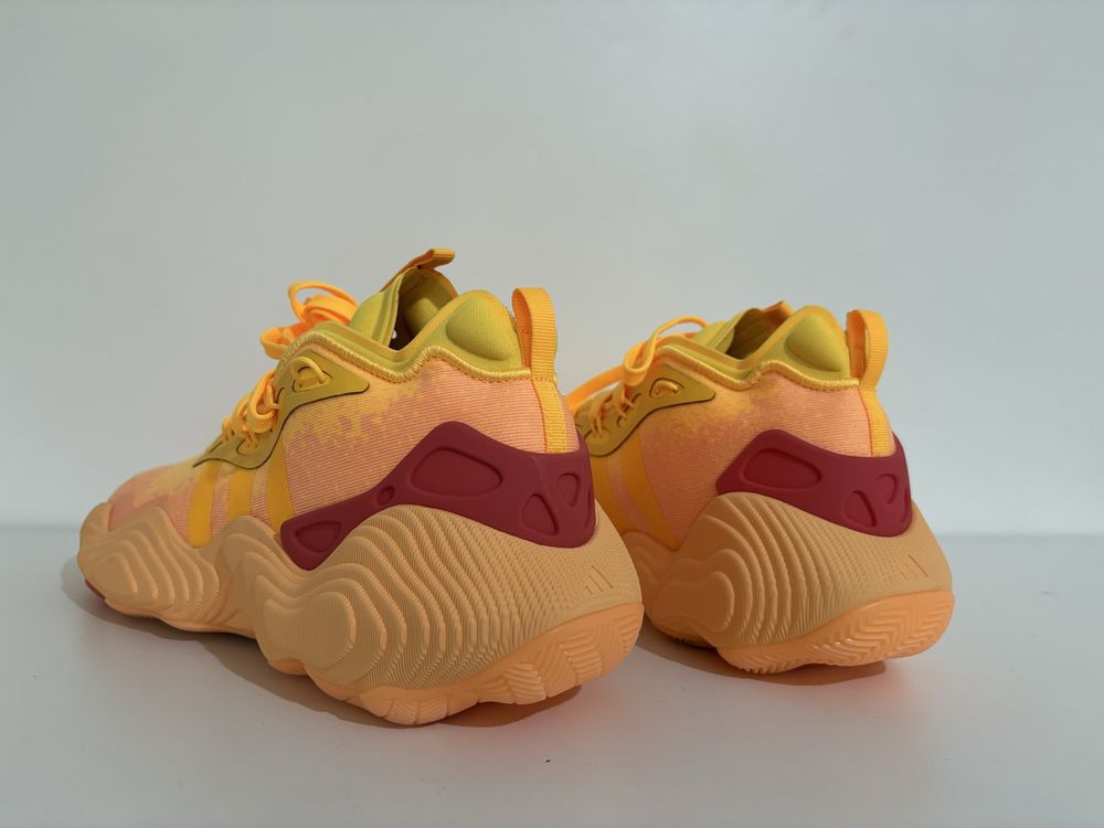 Обувки Adidas Trae Young 3