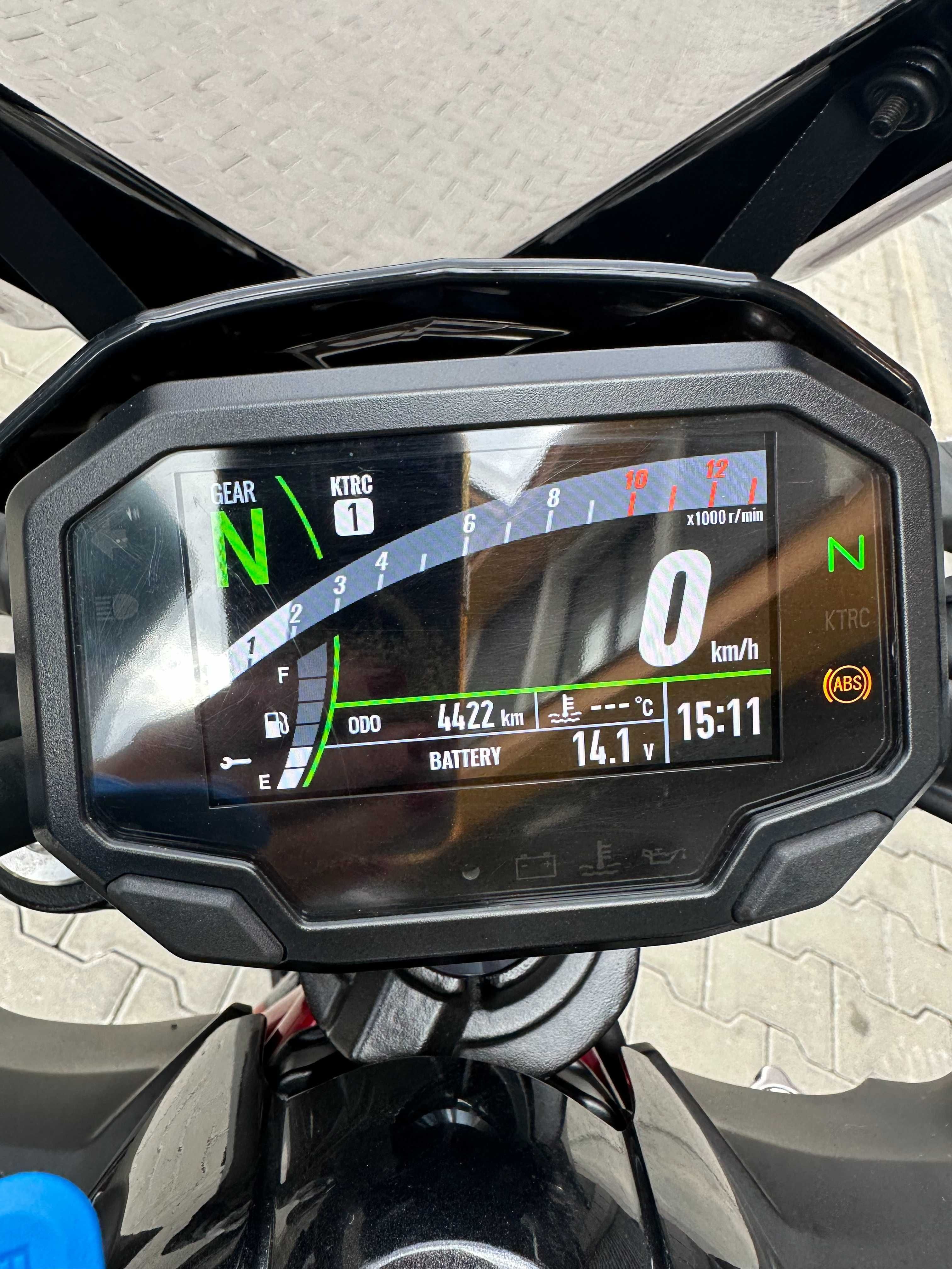 Продавам Kawasaki Z650