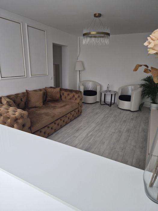 Închiriez apart 3 camere _ Școlilor