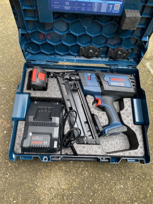 Професионален пневматичен пистолет за пирони Bosch