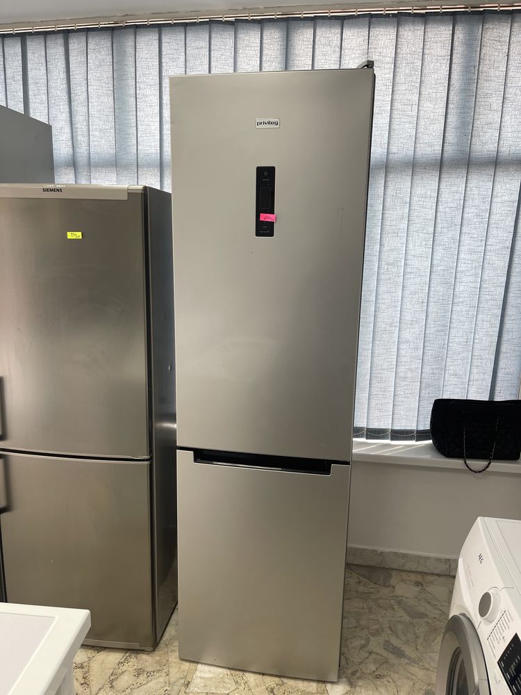 Frigider NoFrost Cu congelator