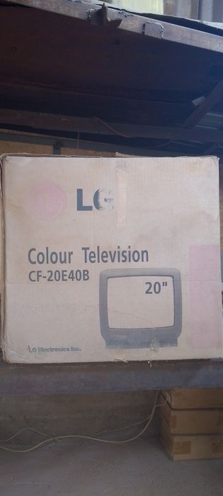 Продам телевизор LG срочно.