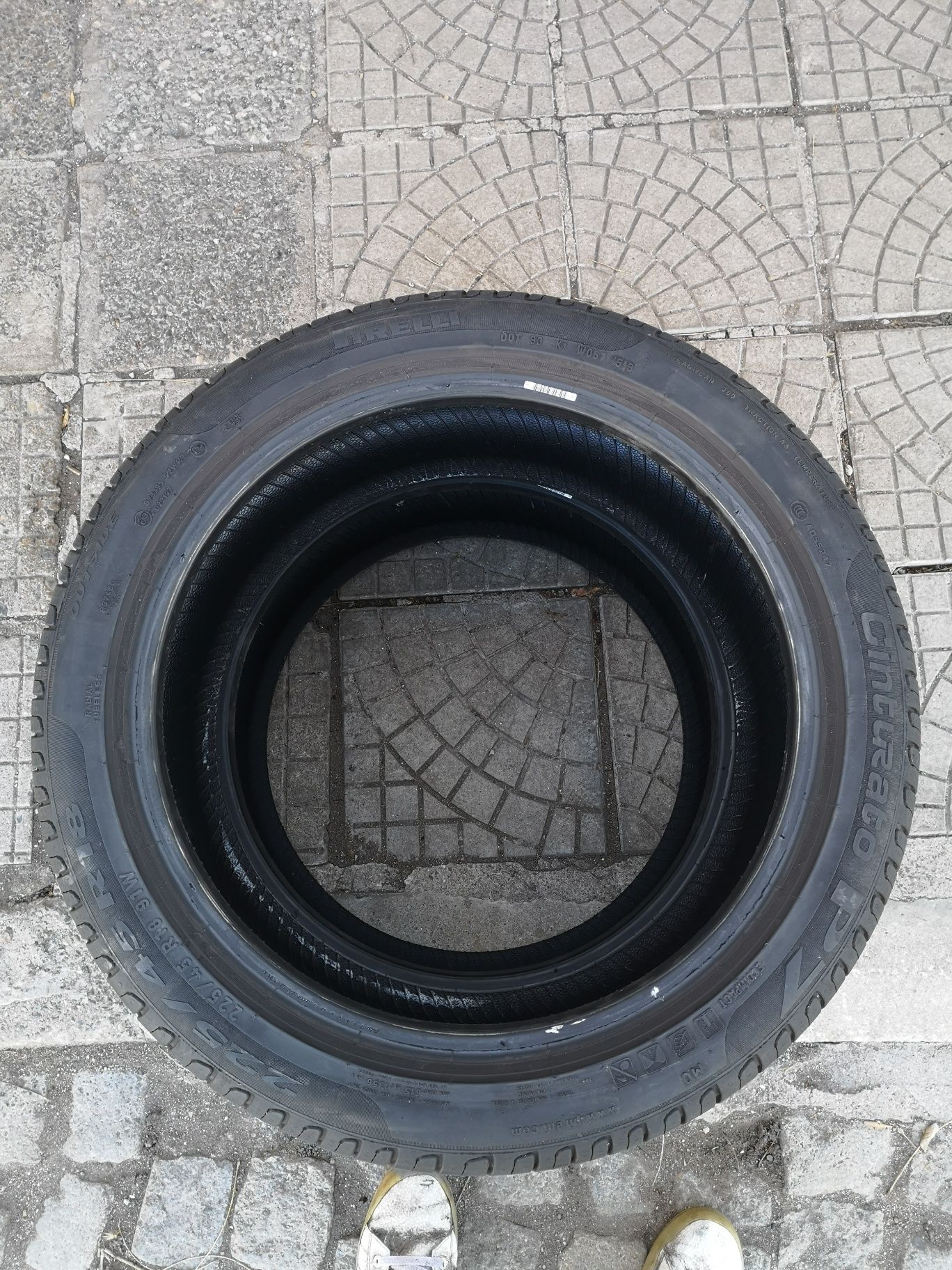 225 45 18 Pirelli