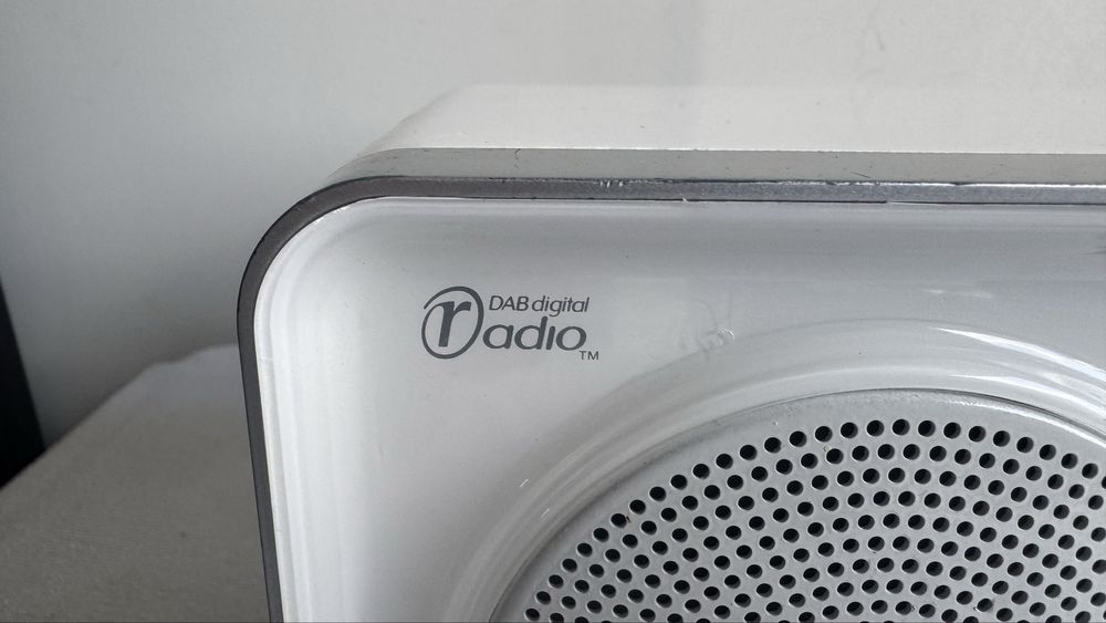 Radio digital cu auxiliar , FM si DAB fm