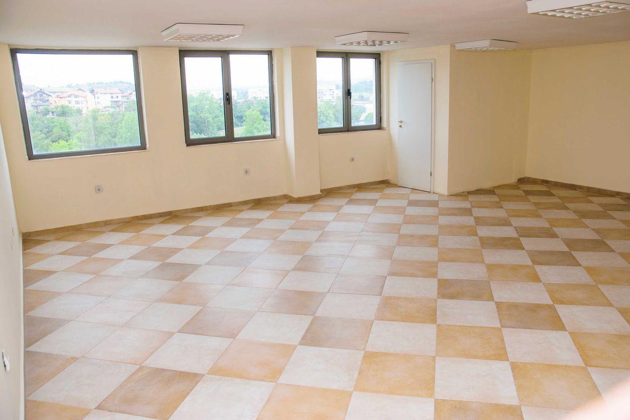 Дава се под наем Офис в Перник, Байкушева махала - 80 кв.м за 5.1 € - Снимка #1