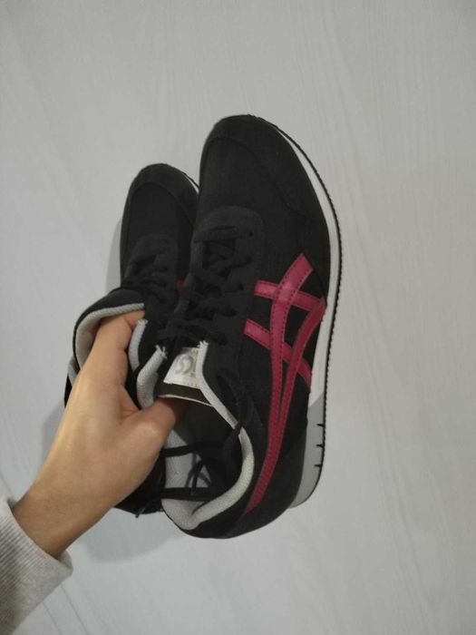 Оригинални маратонки Asics