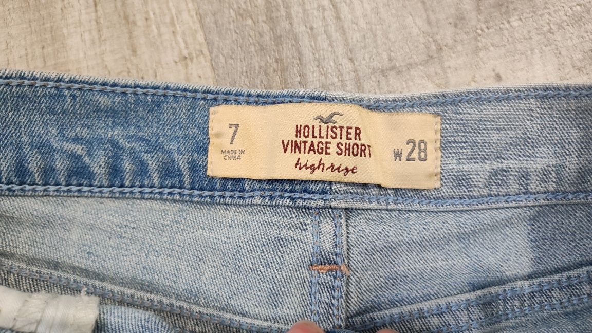 Pantaloni scurti de blugi jeans Hollister