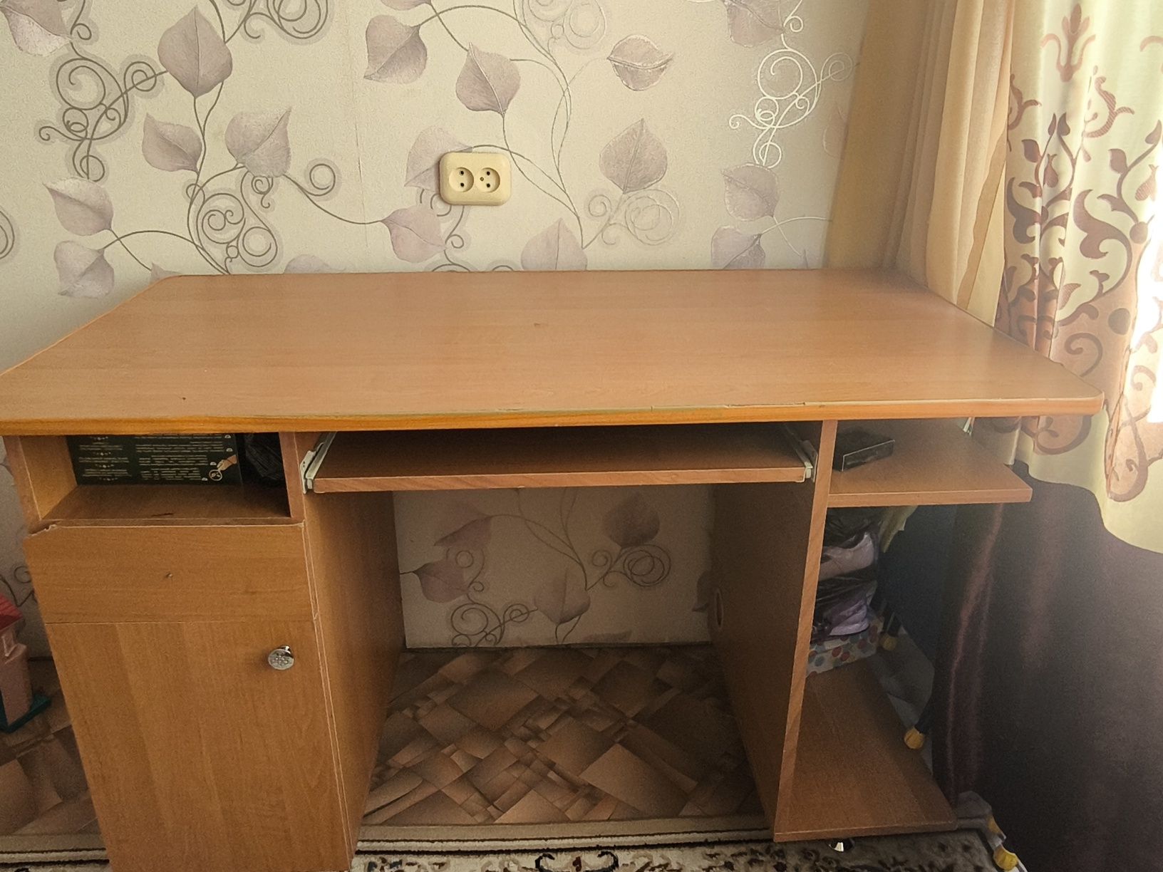 Компьютерный стол 5тыс
