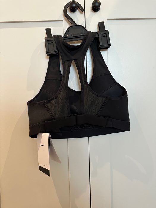 Оригинално спортно бюстие Nike