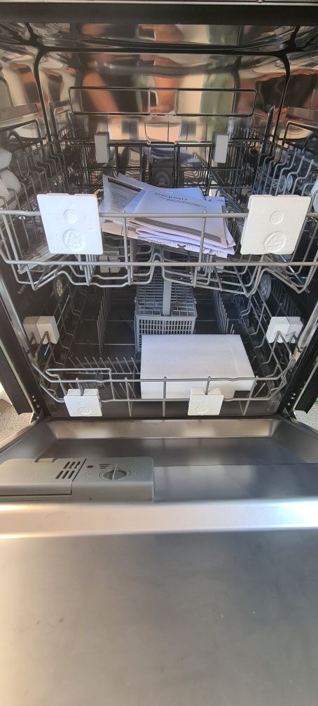 Нова Съдомиялна за пълно вграждане Exquisit  egsp6012 e 030e silber