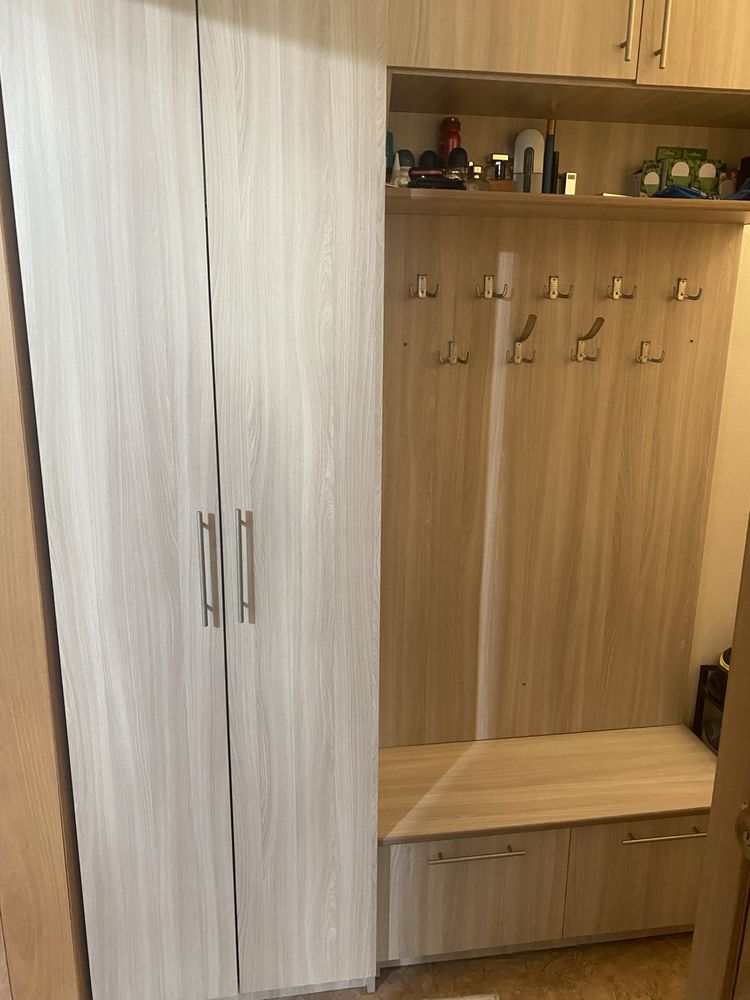 Продам шкаф в прихожую
