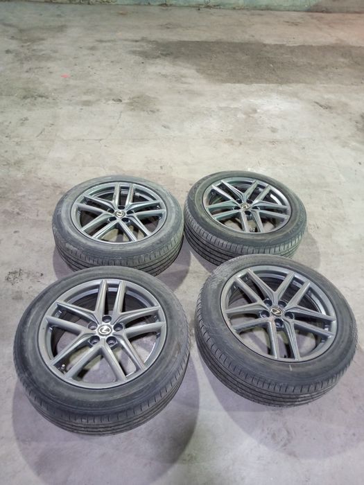 Продам летнюю резину с дисками.