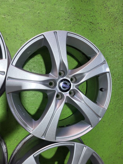 17 5x108 Volvo лети джанти 5х108 волво