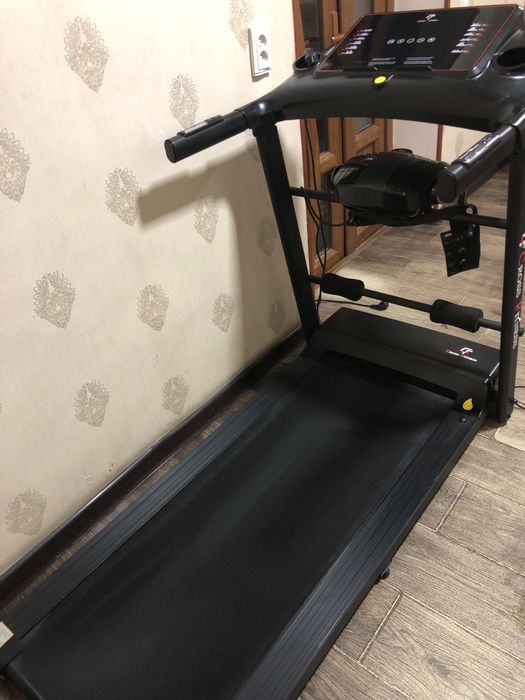 Беговая дорожка сотилади