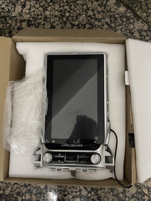 продам мультимедийную систему Land cruiser (Abdroid магнитола)