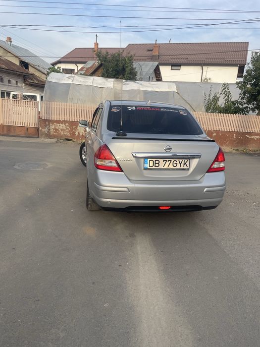 Vând Nissan Tiida