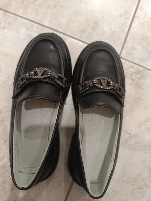 Продам обувь лоферы