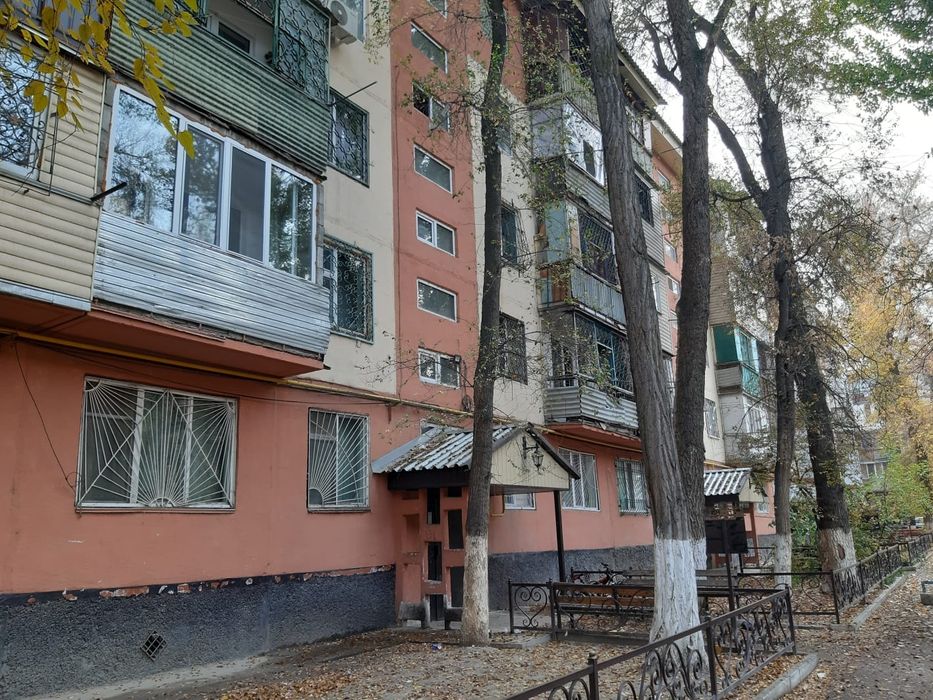 1-комн., 4 мкр., 3 этаж (не угол)