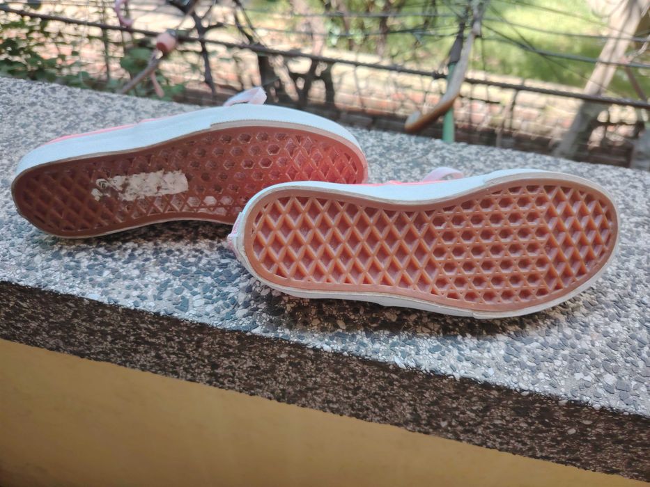 Нови детски блестящи гуменки Vans номер 34