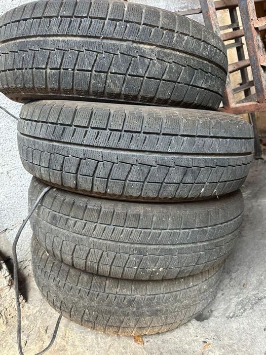 Комплект зимних шин