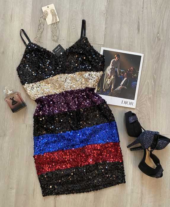 Къса рокля с пайети в различни цветове Forever21