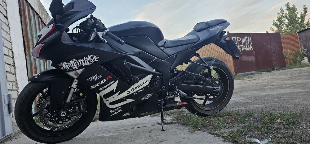 Продам мотоцикл Kawasaki zx6r