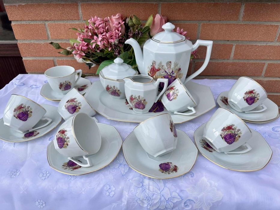 Serviciu de cafea, din portelan Limoges, cu scene fragonard