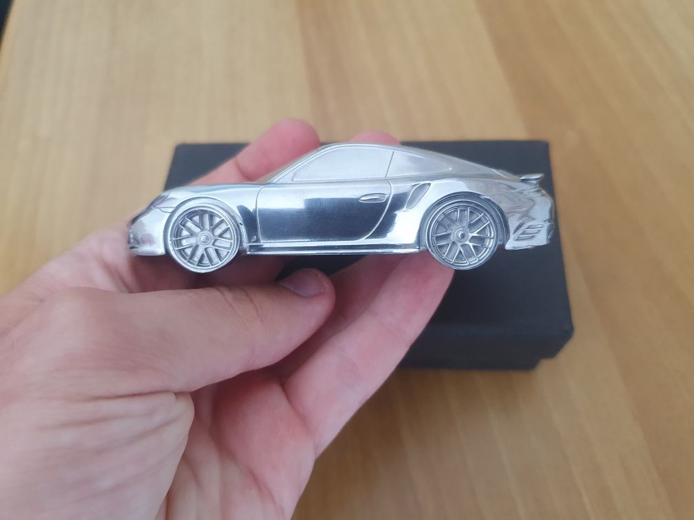 Лимитирана колекционерска количка Porsche 911 991 Turbo 1:43