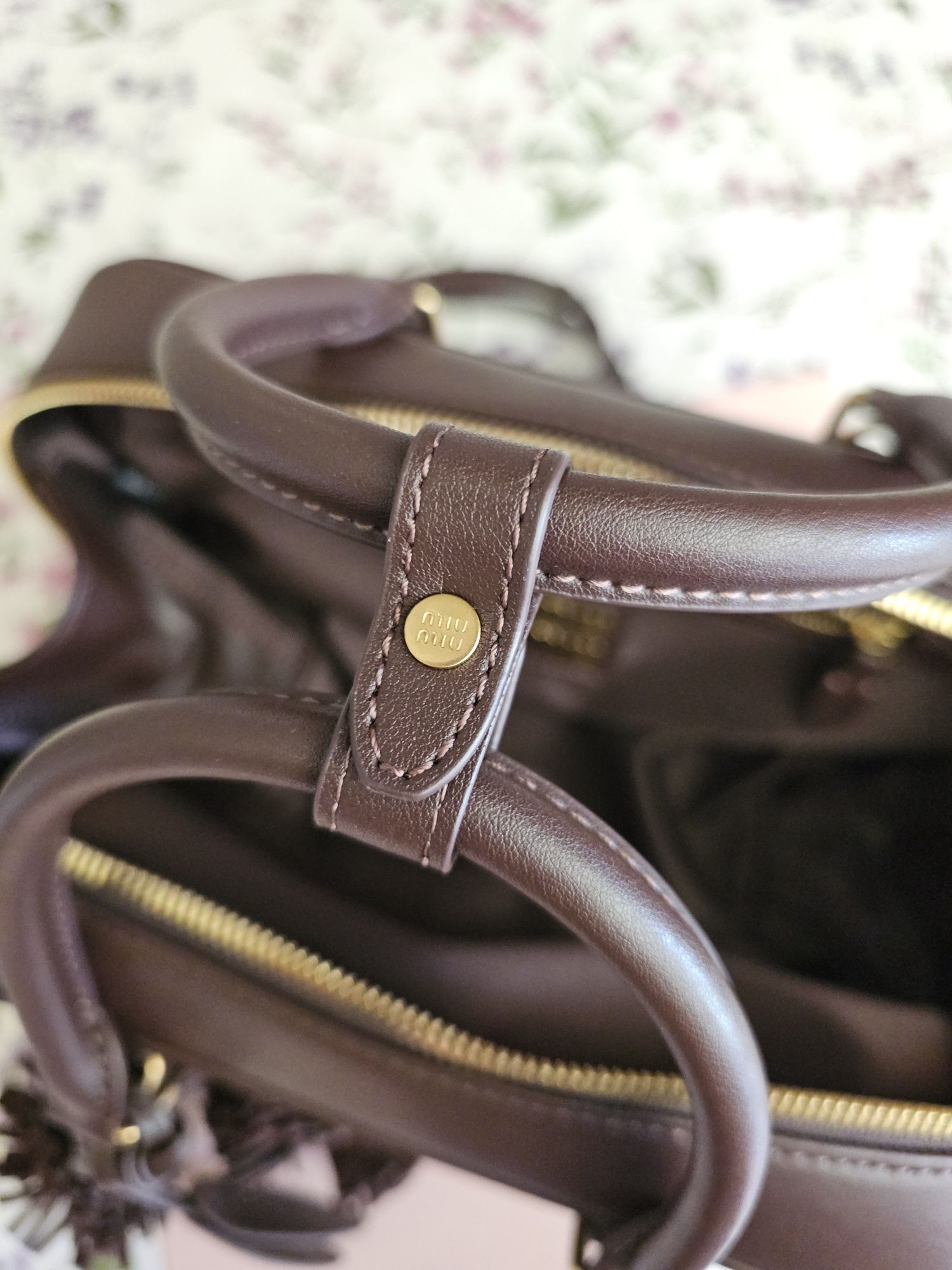 Geantă MiuMiu miu miu Arcadie, 27cm, în stoc