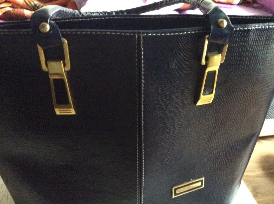 нова дамска чанта