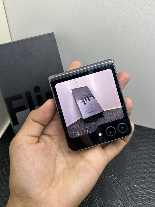 samsung Z Flip 5  8/256Gb orginal