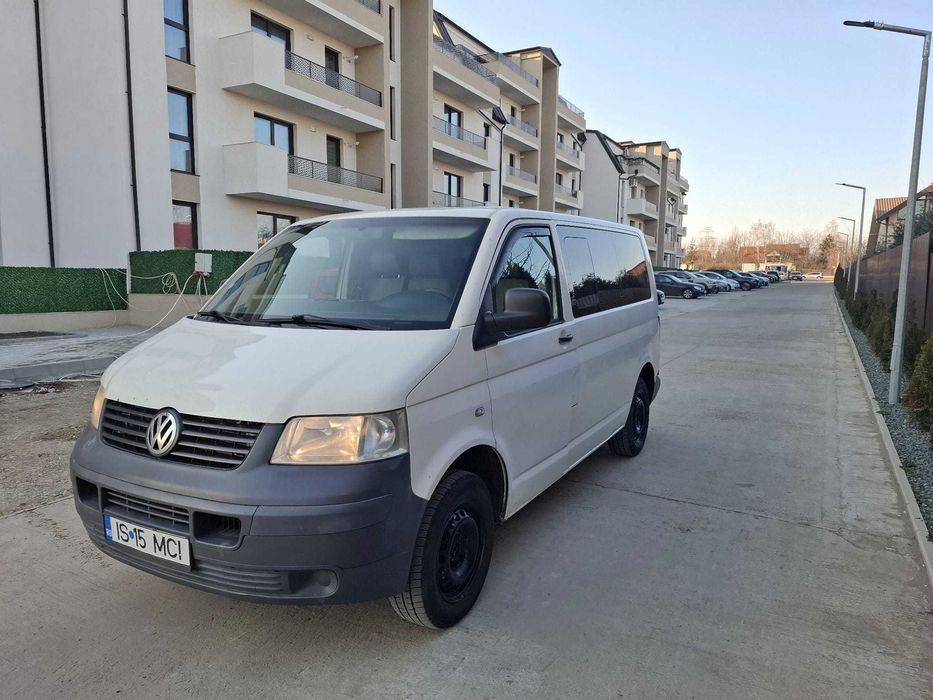 Vindem Volkswagen Transporter Caravelle T5- 8+1