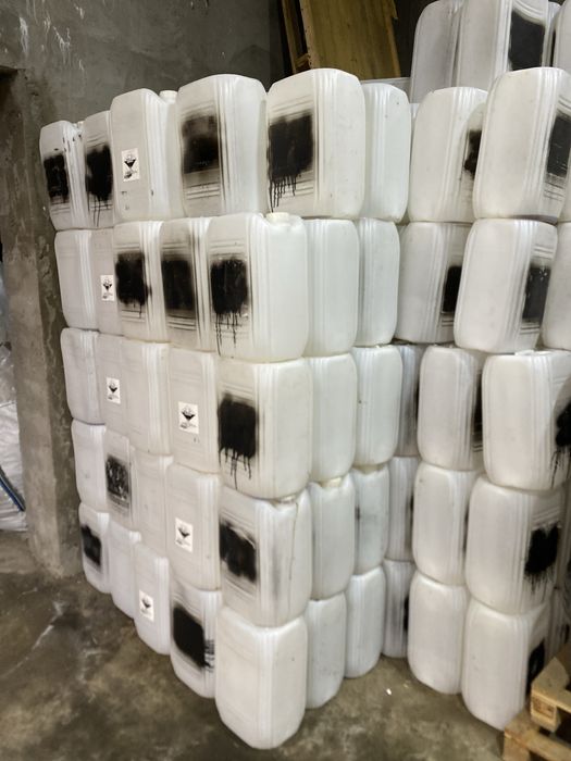 Продам канистры 20 л