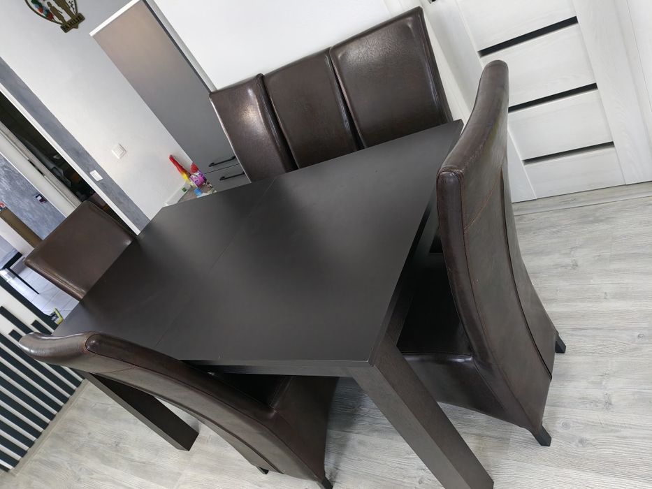 Masa extensibila cu scaune piele lliving