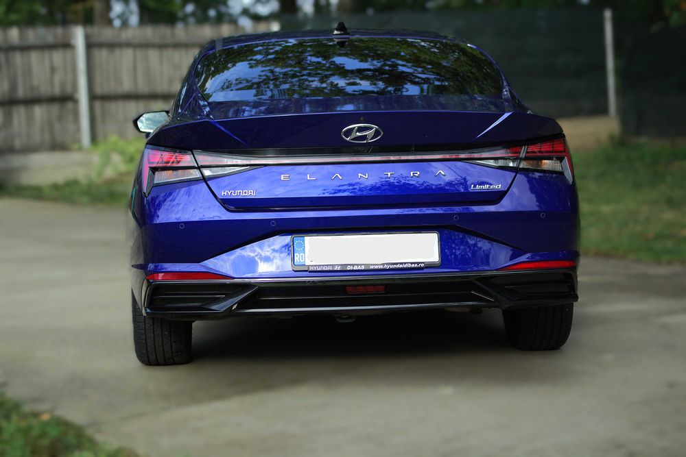 Hyundai Elantra 1.6 l 123 CP 6MT Highway
