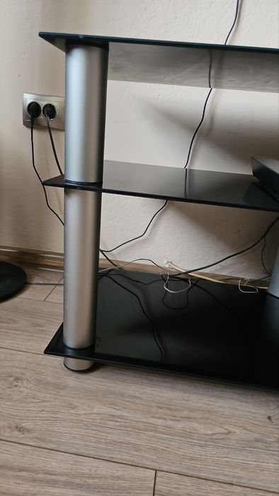 TV маса стъклена