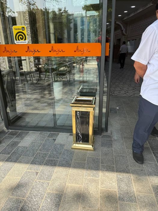 Урна с пепельницей для помещений и улицы 65×30×30 см