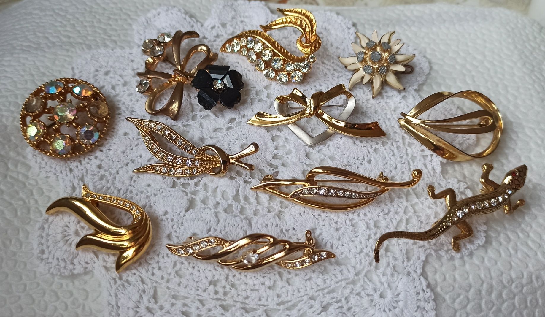 Винтидж брошки, Brooches