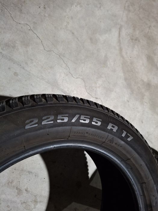 2 Anvelopele de iarnă 225 55 r17 BfGoodrichr