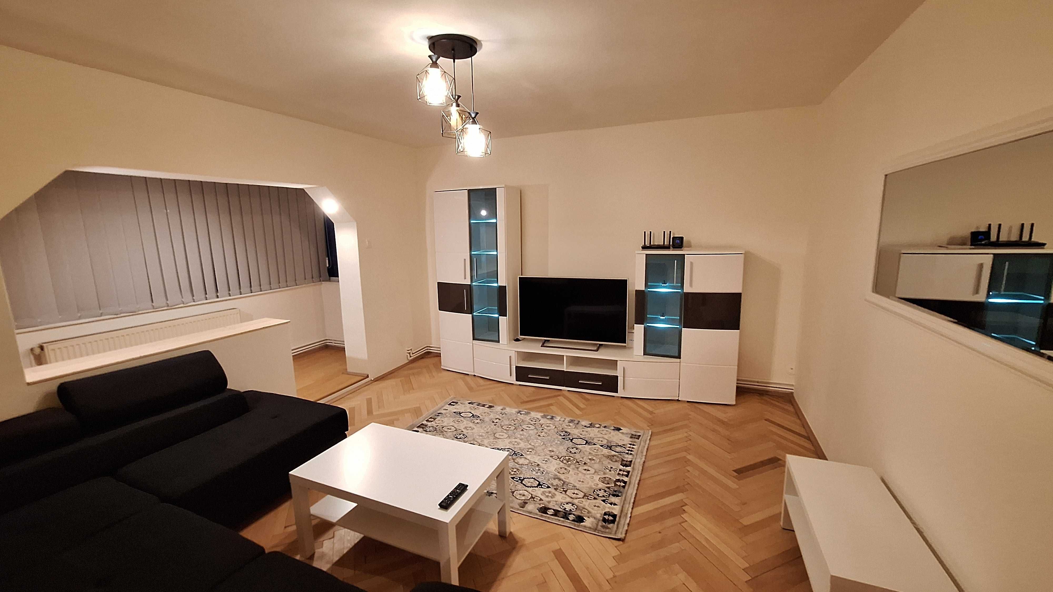 Proprietar - apartament 4 camere decomandat, et. 3, C. ARADULUI (Mall)