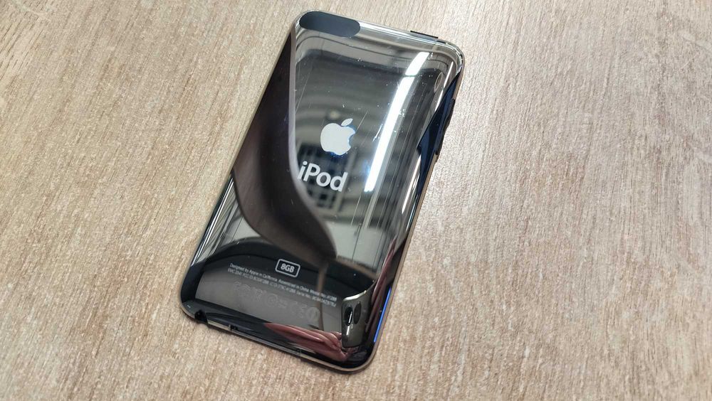 Apple Ipod Touch 3rd Gen 8GB Model MC086FD Black