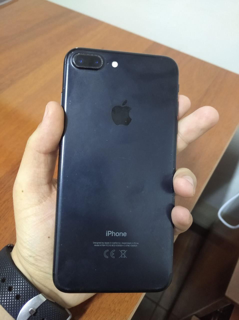 Iphone 7+ Ideal holatda 32 lik 85 yomkost naqtga 1.4 kelwamz