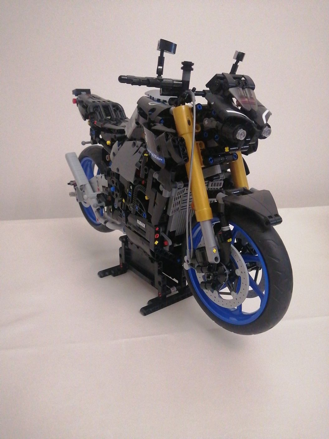 Lego technic yamaha mt-10sp